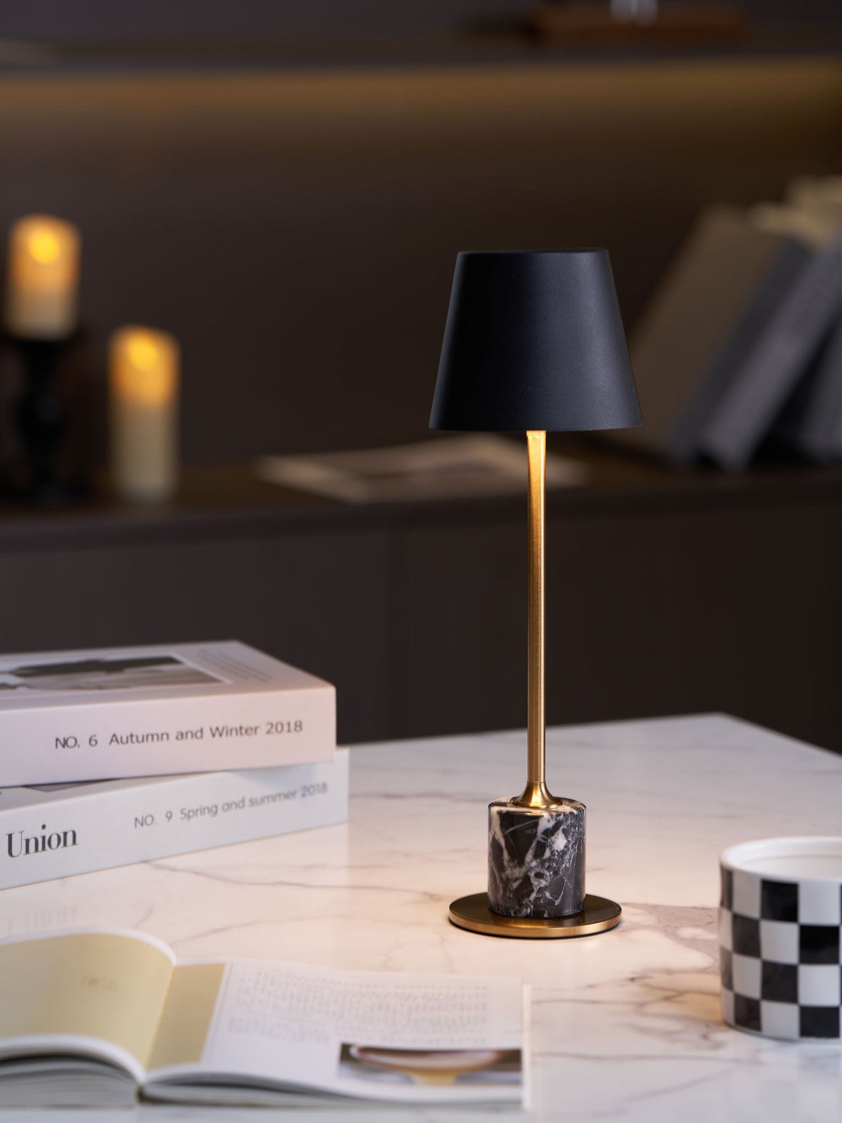 Pennyn minimalistinen pöytälamppu