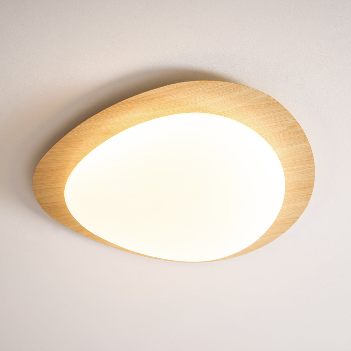 Candeeiro de teto Sylenia de seixo, nogueira, acrílico e LED