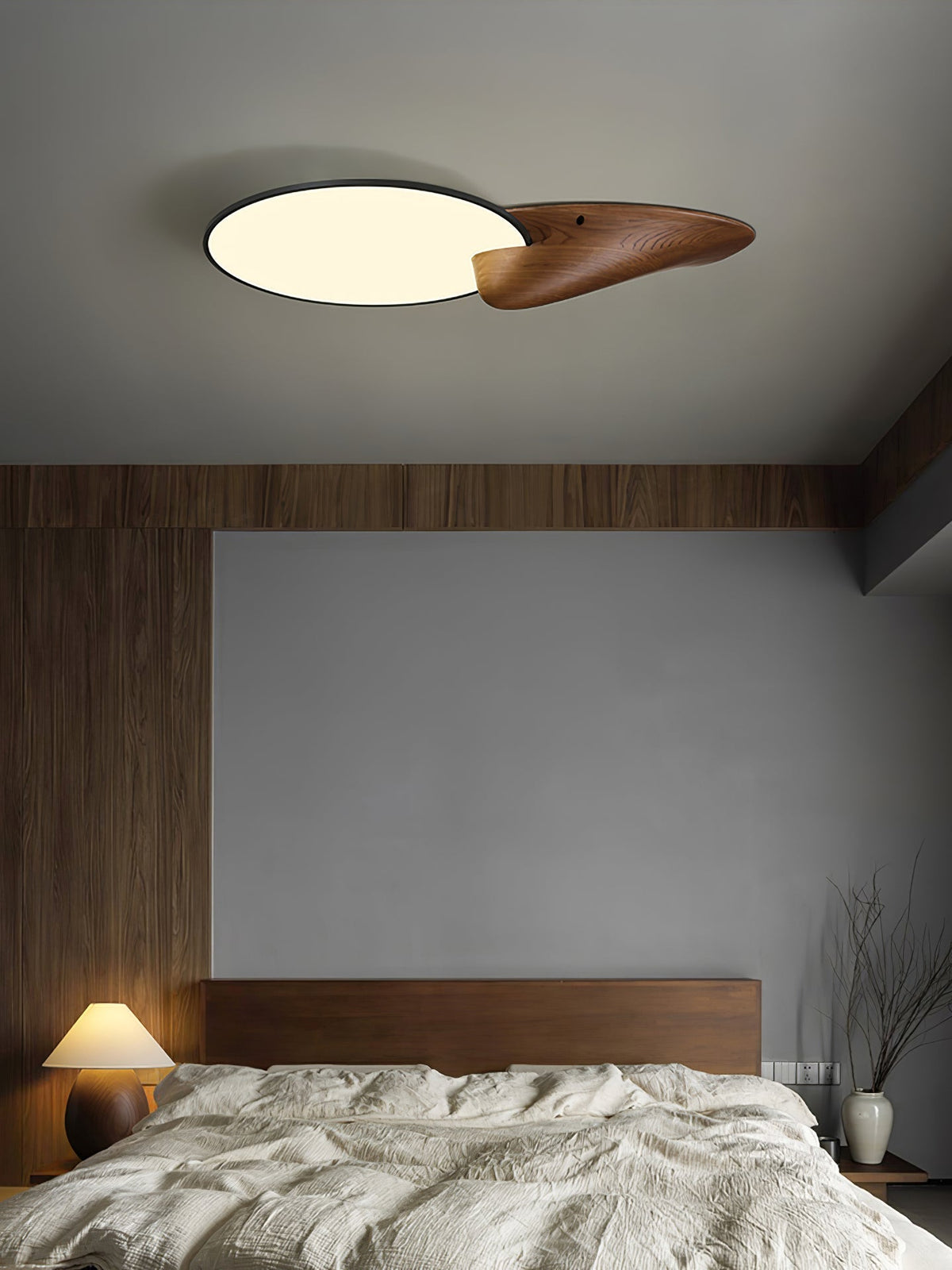 Zovenel eksklusiv loftlampe i træ med elegant spidsdesign