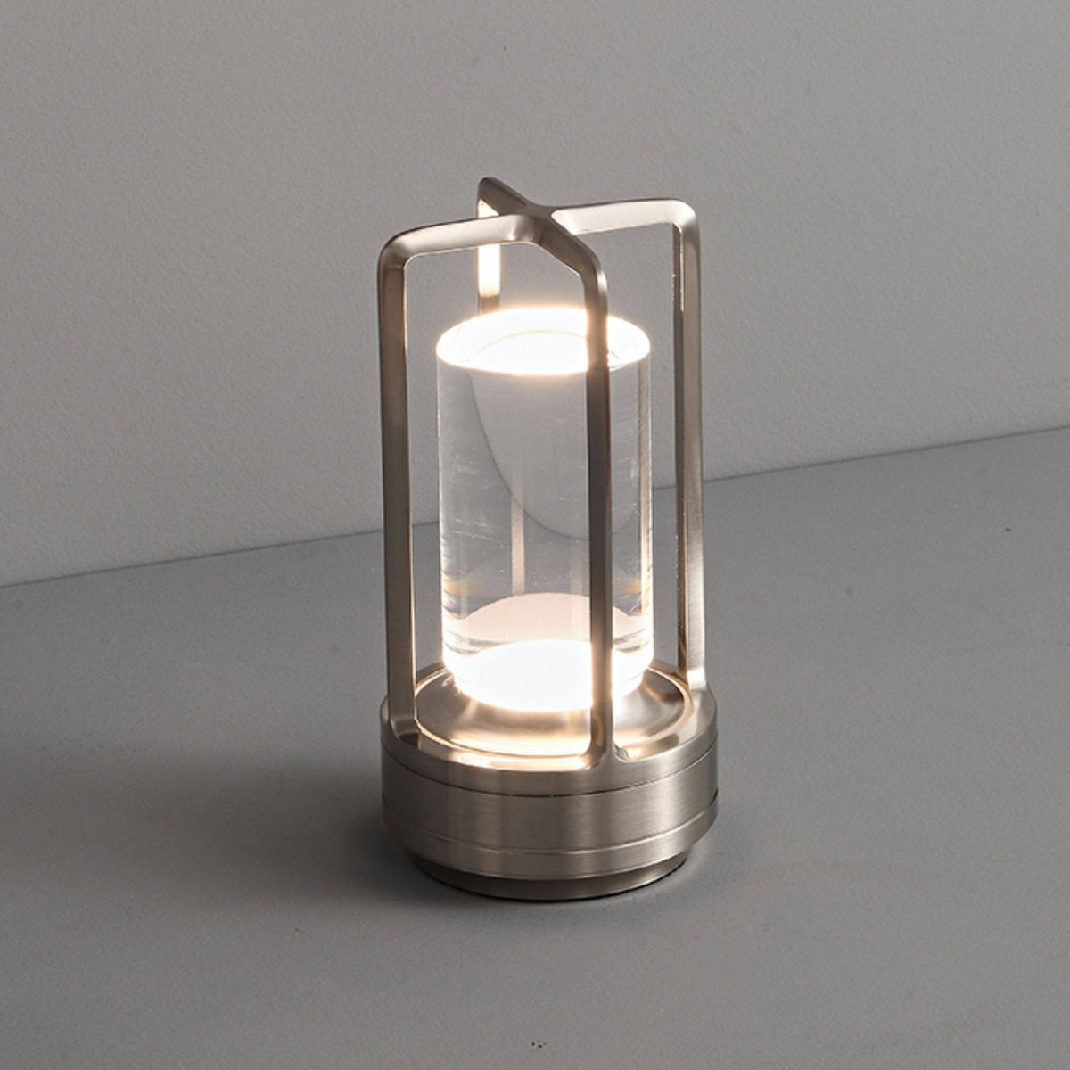 Solvane-genopladelig bordlampe