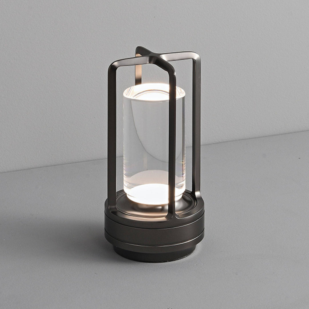 Solvane-genopladelig bordlampe