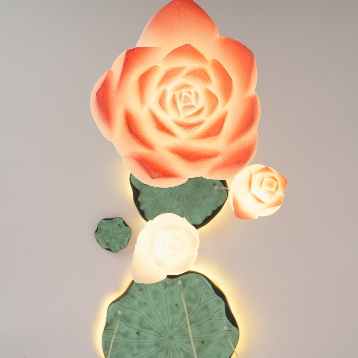 Candeeiro suspenso floral Rivinira em forma de lótus, cor-de-rosa e branco, com 7 lâmpadas