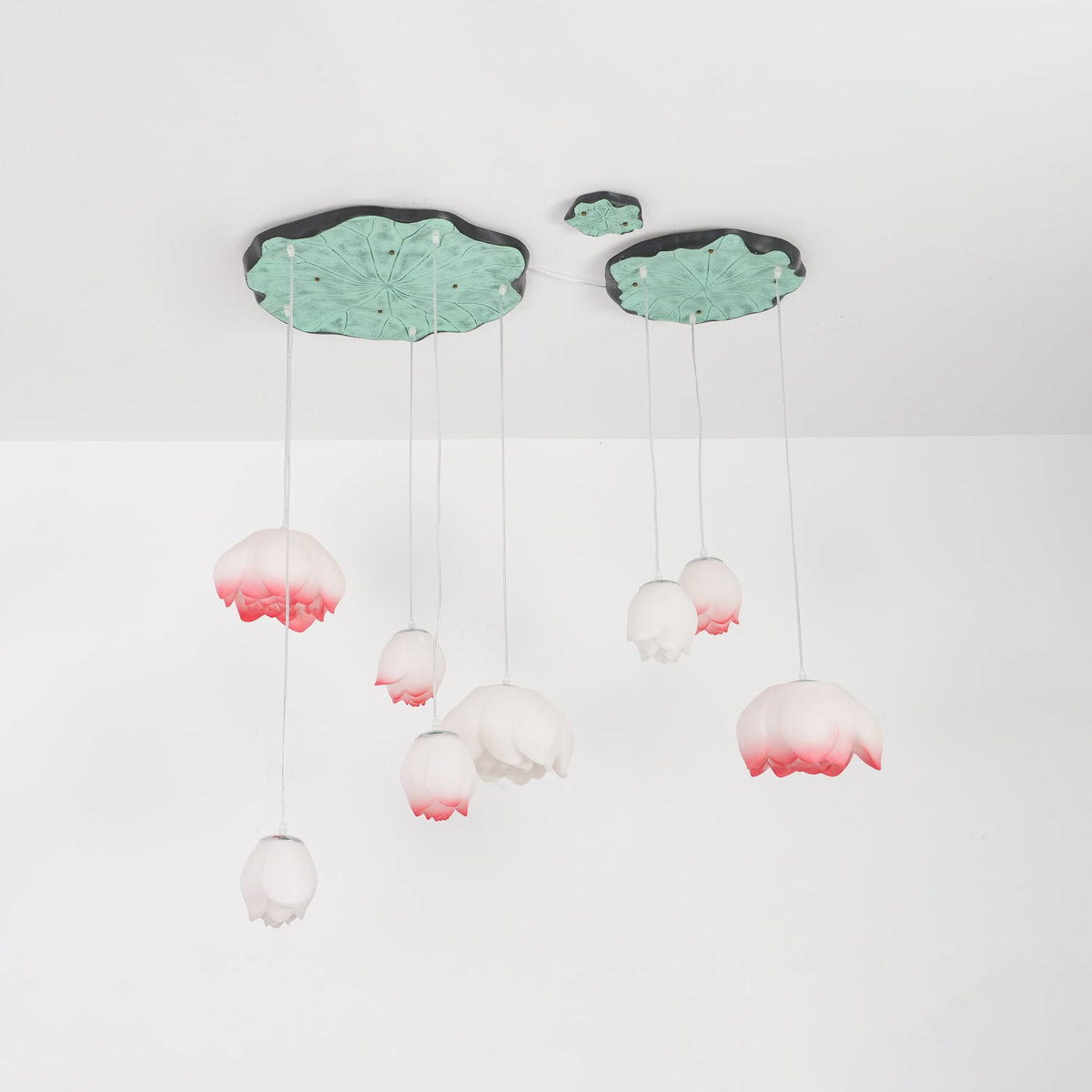 Candeeiro suspenso floral Rivinira em forma de lótus, cor-de-rosa e branco, com 7 lâmpadas