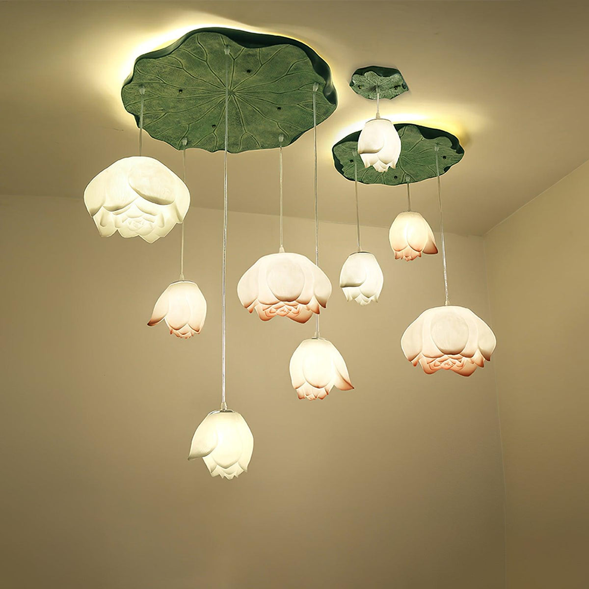 Candeeiro suspenso floral Rivinira em forma de lótus, cor-de-rosa e branco, com 7 lâmpadas