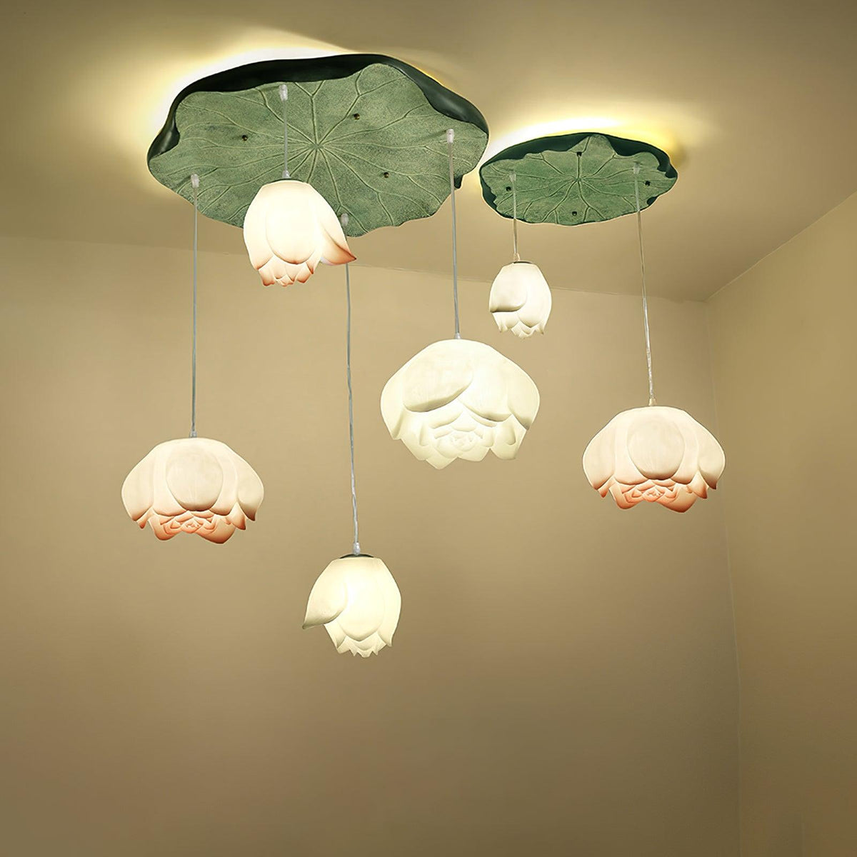 Candeeiro suspenso floral Rivinira em forma de lótus, cor-de-rosa e branco, com 7 lâmpadas