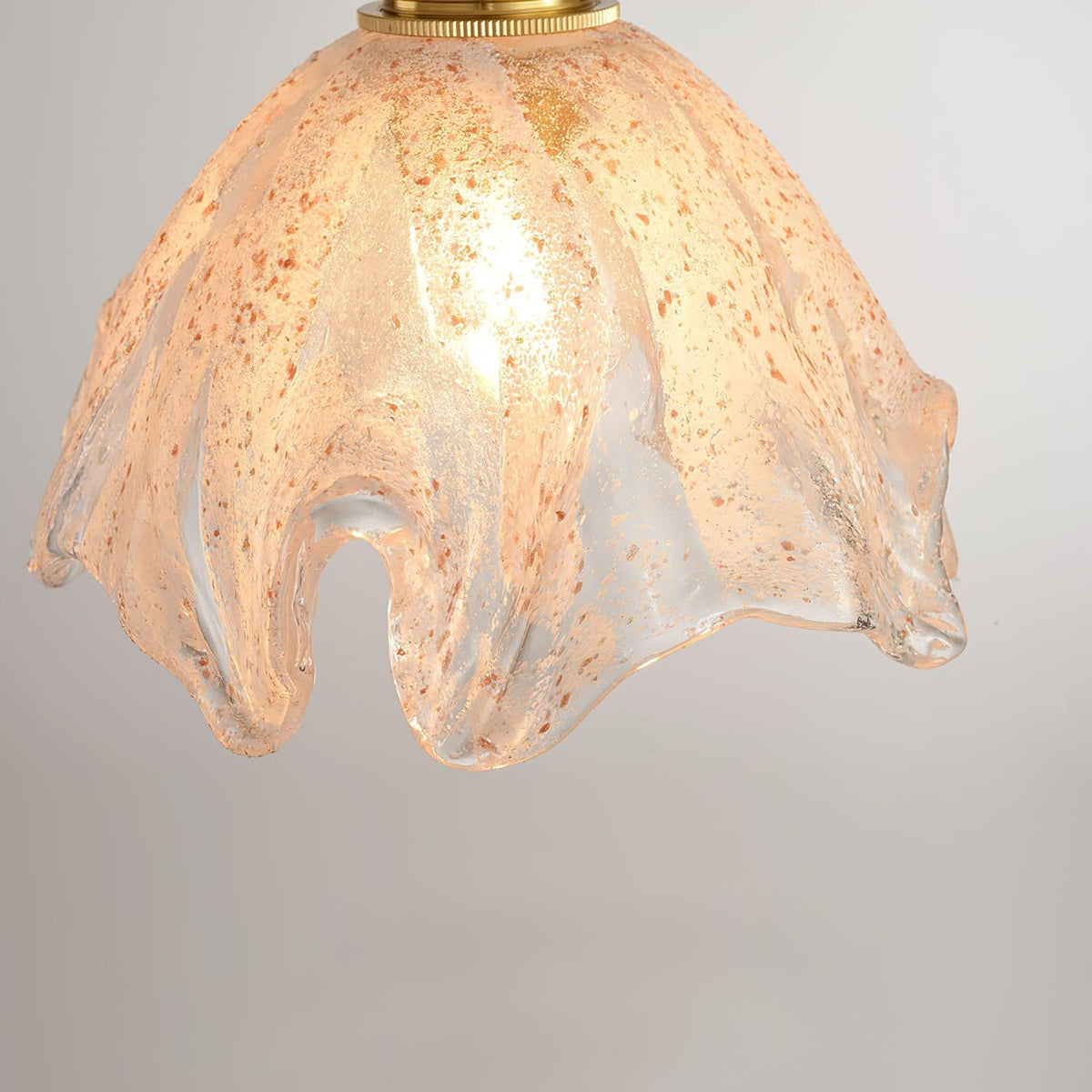 Deveny pendellampe i messing med rillet glaslotus vintage
