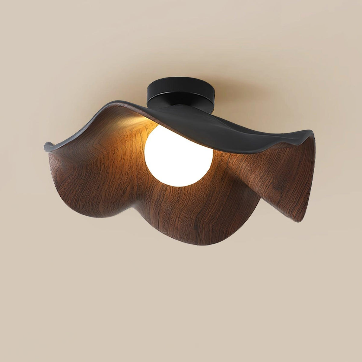 Belenor loftlampe med lotusblad i træ og hvid finish