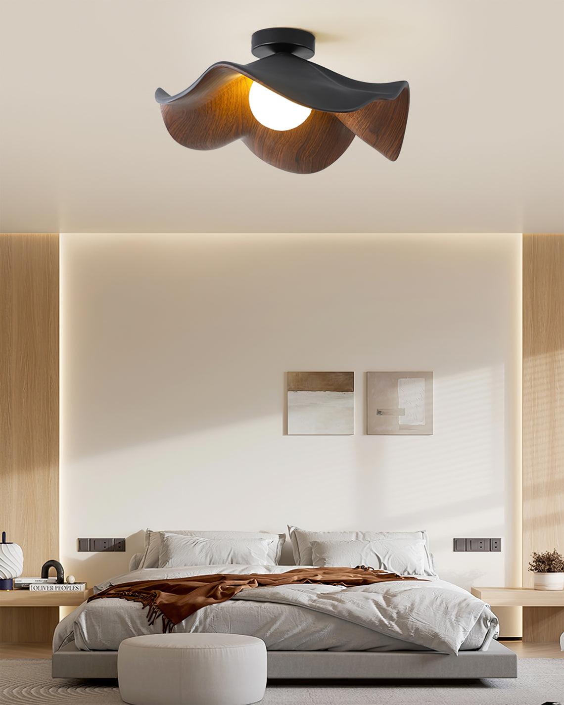 Belenor loftlampe med lotusblad i træ og hvid finish