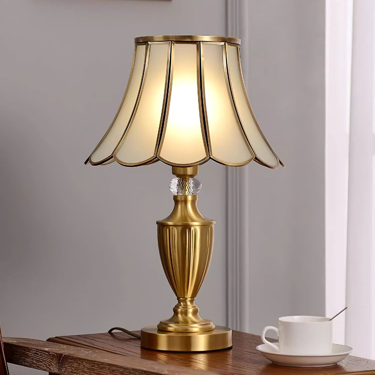 Vintagebordslampa i mässing och glas Valencia
