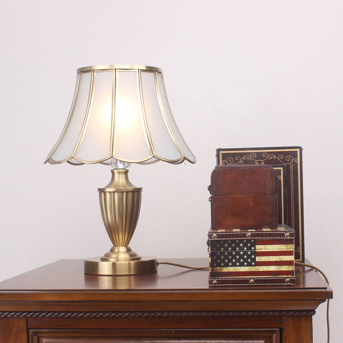 Vintagebordslampa i mässing och glas Valencia