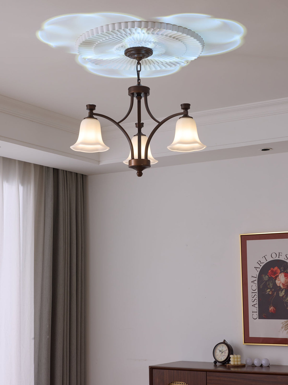 Viloros traditionell exklusiv glaskrona med klockdesign
