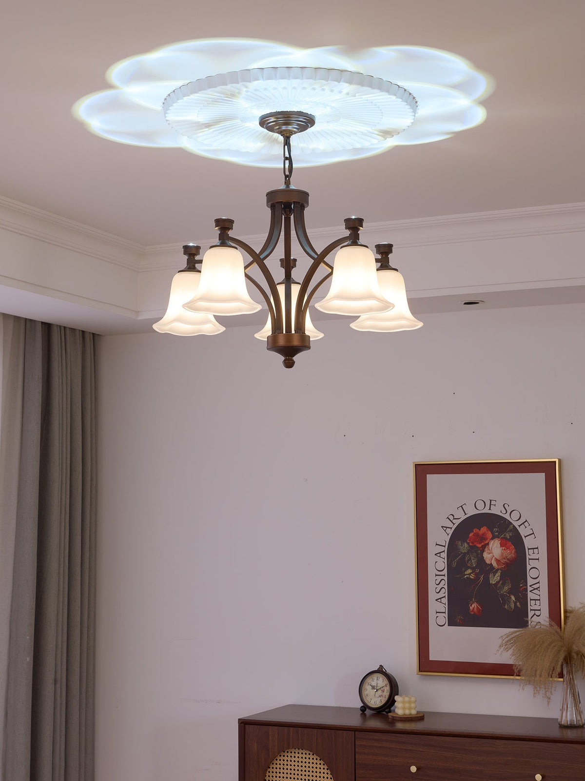 Viloros traditionell exklusiv glaskrona med klockdesign