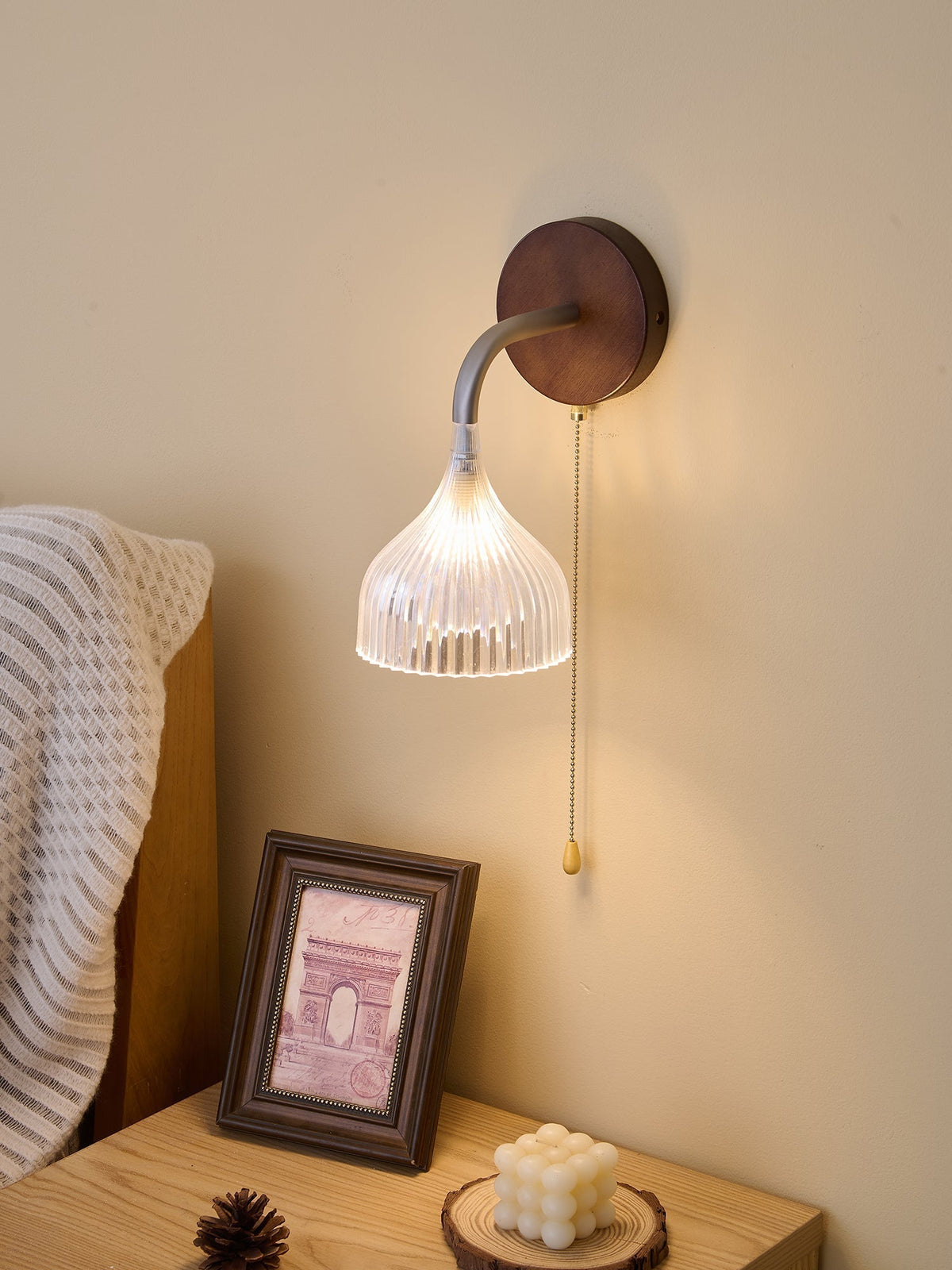 Cimararae elegant klassisk vägglampa i trä