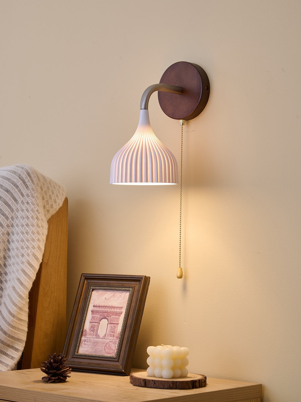 Cimararae elegant klassisk vägglampa i trä