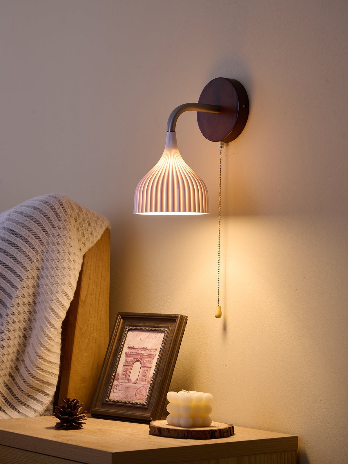 Cimararae elegant klassisk vägglampa i trä