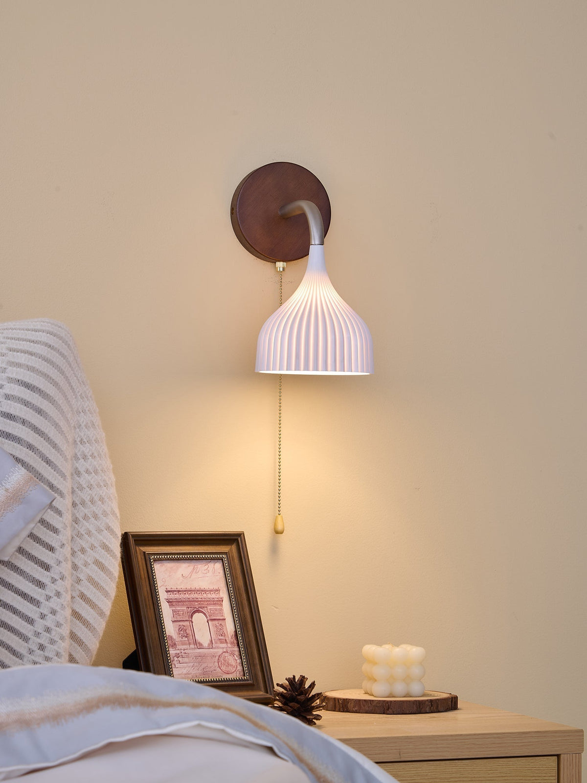 Cimararae elegant klassisk vägglampa i trä