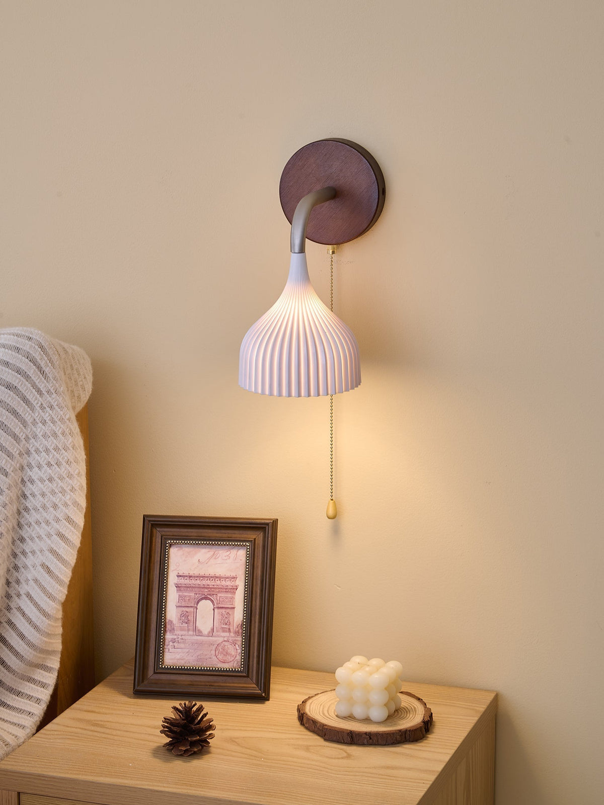 Cimararae elegant klassisk vägglampa i trä