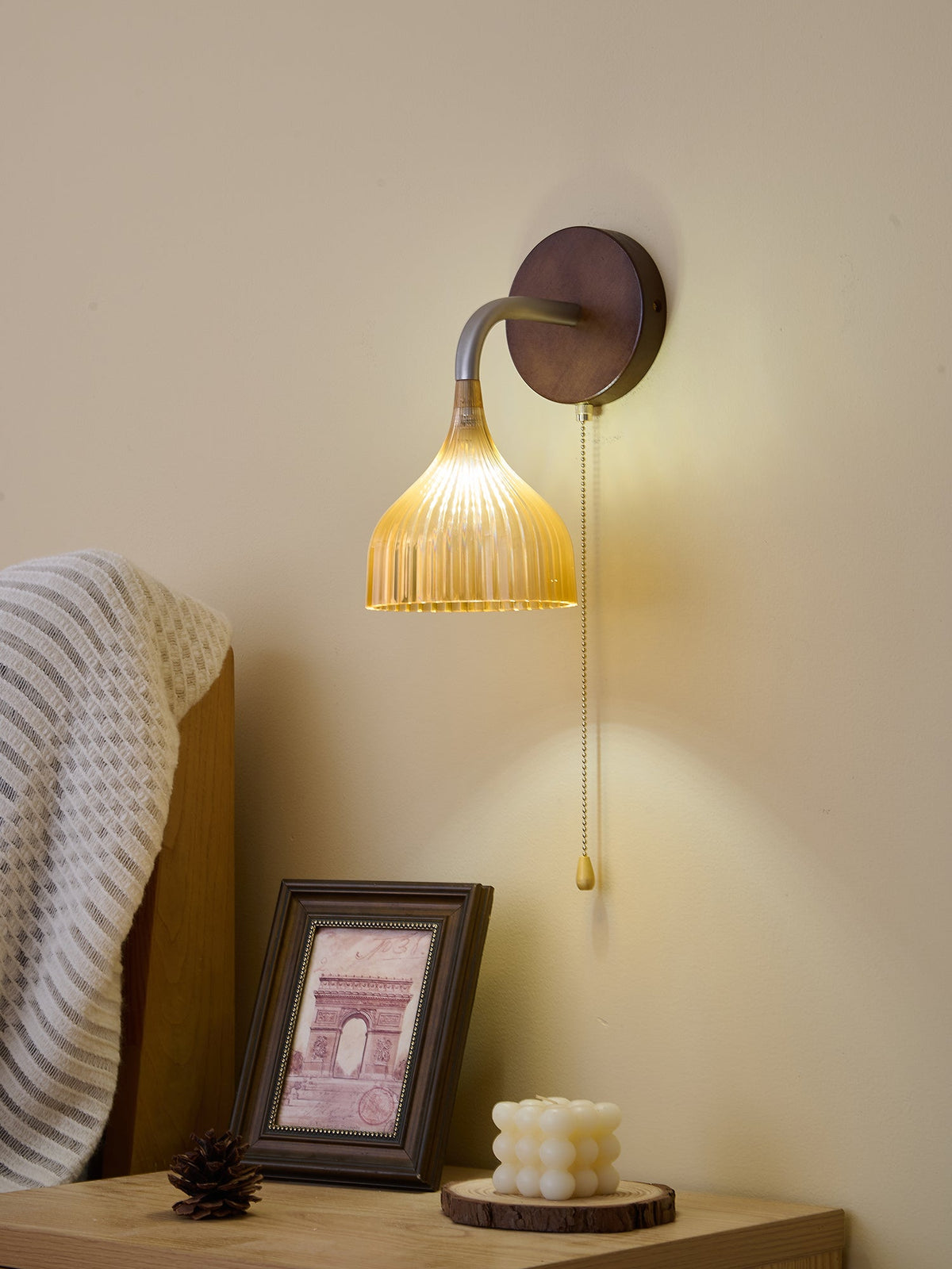 Cimararae elegant klassisk vägglampa i trä