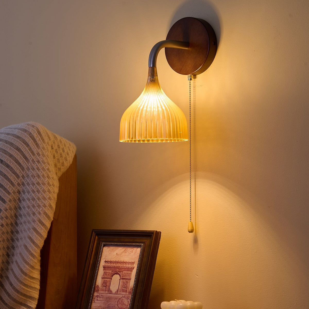 Cimararae elegant klassisk vägglampa i trä