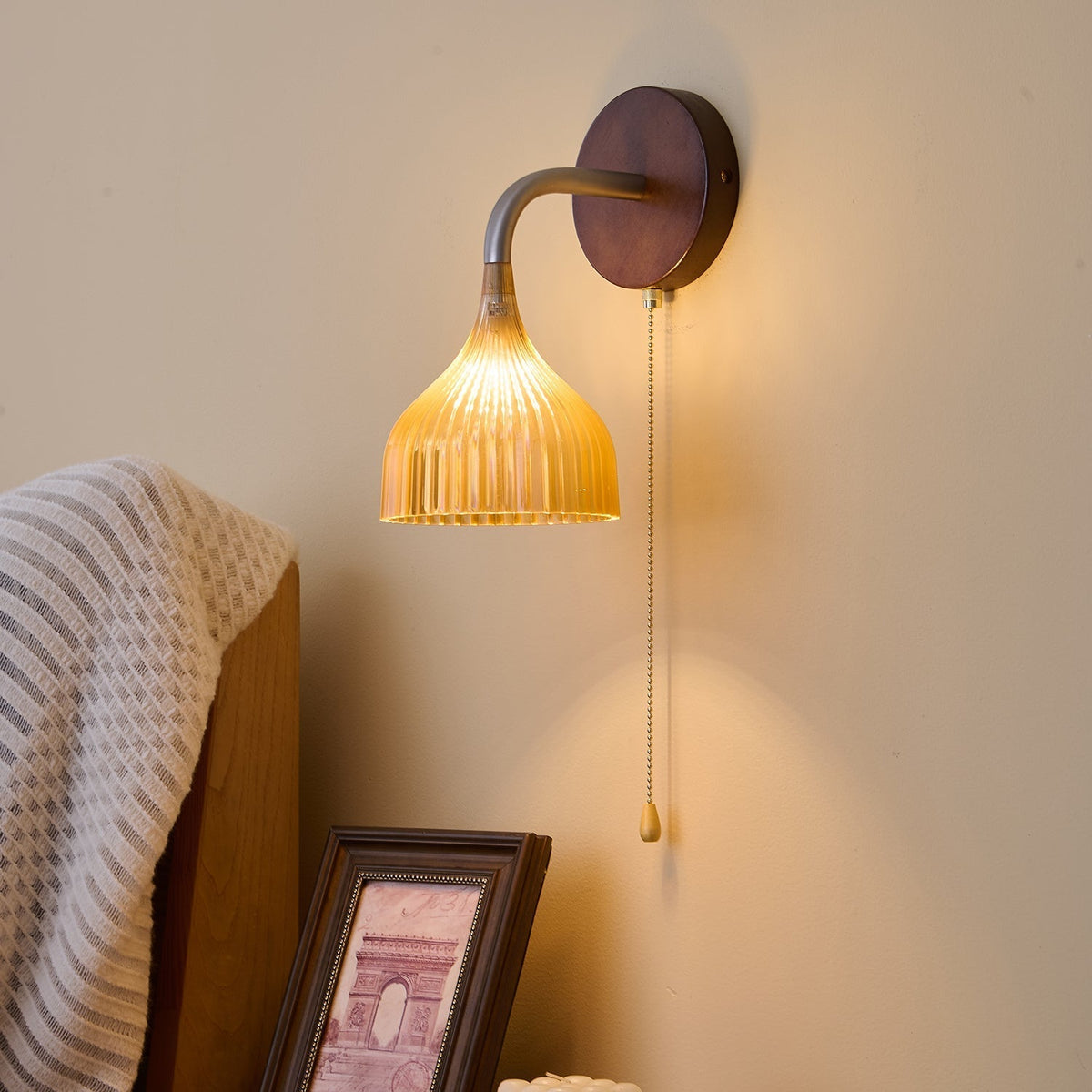 Cimararae elegant klassisk vägglampa i trä