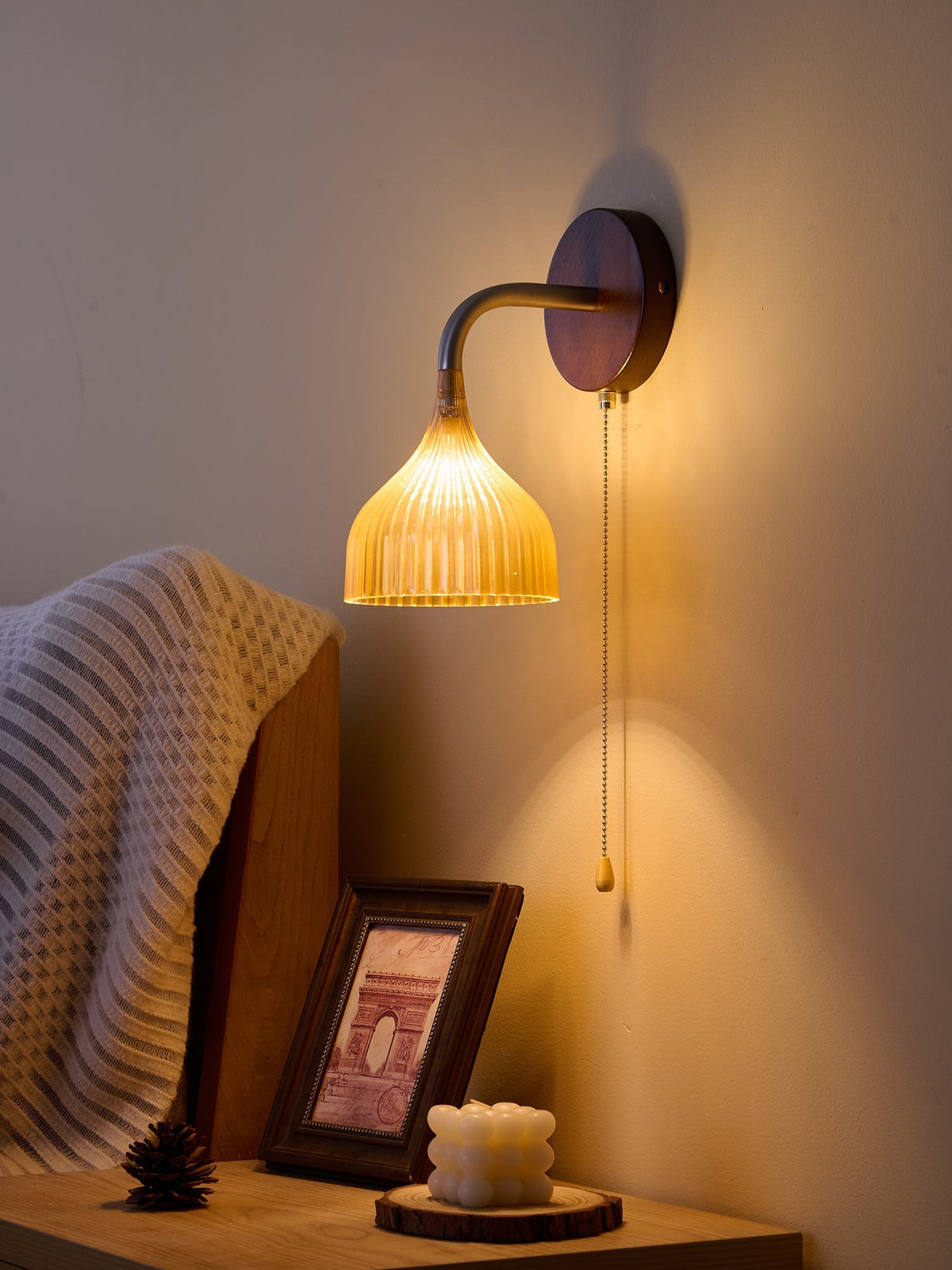 Cimararae elegant klassisk vägglampa i trä