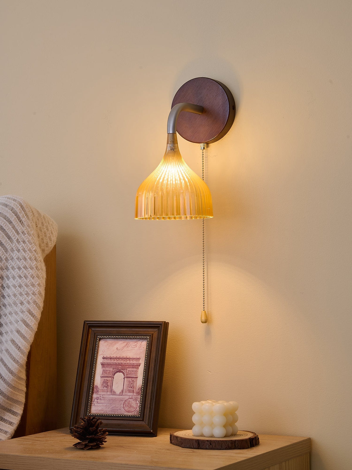 Cimararae elegant klassisk vägglampa i trä