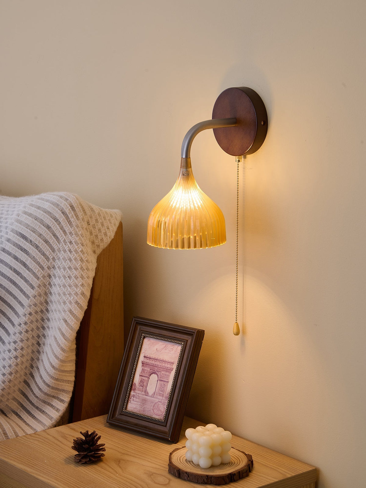 Cimararae elegant klassisk vägglampa i trä