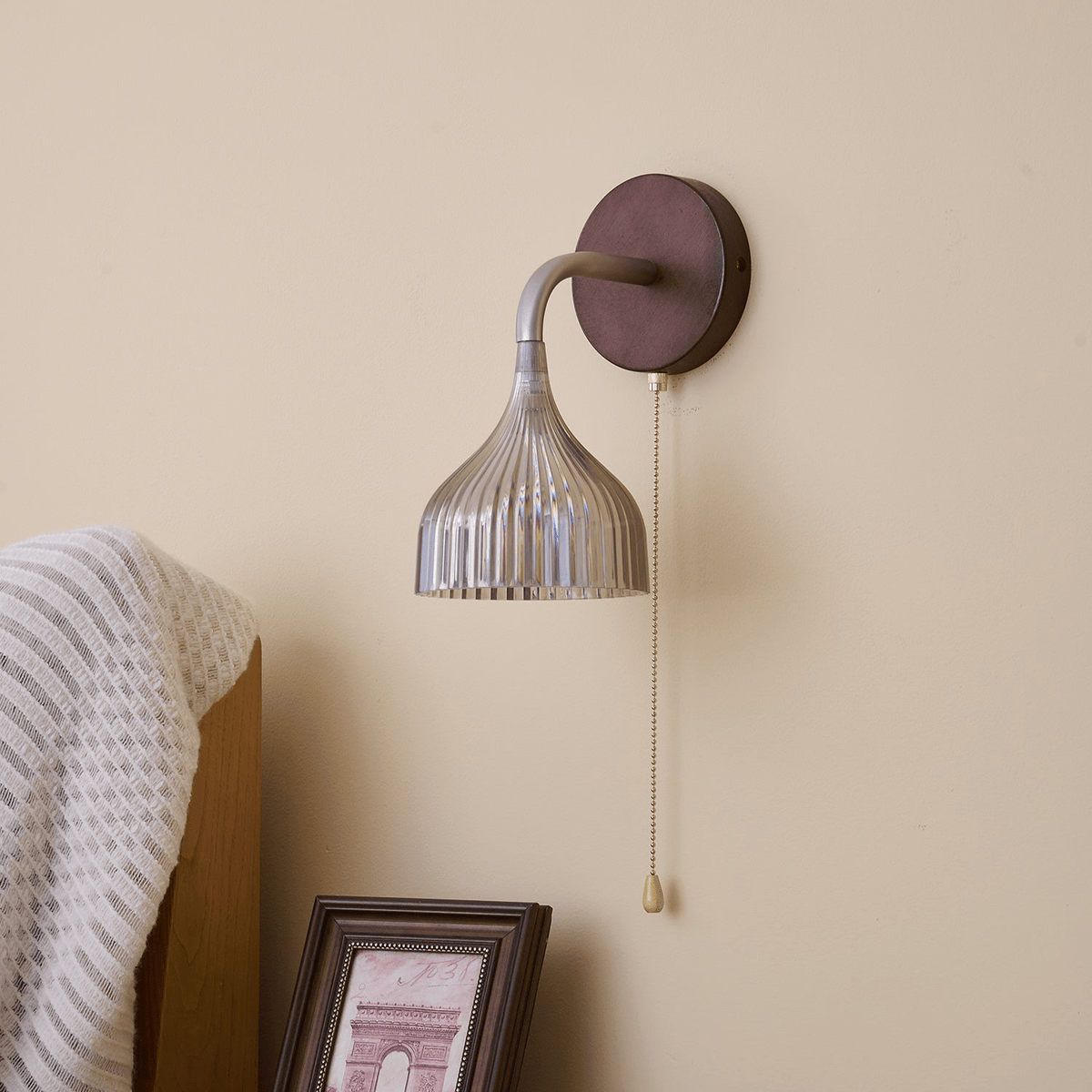 Cimararae elegant klassisk vägglampa i trä