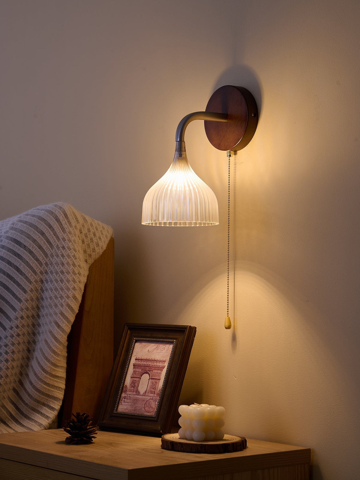 Cimararae elegant klassisk vägglampa i trä