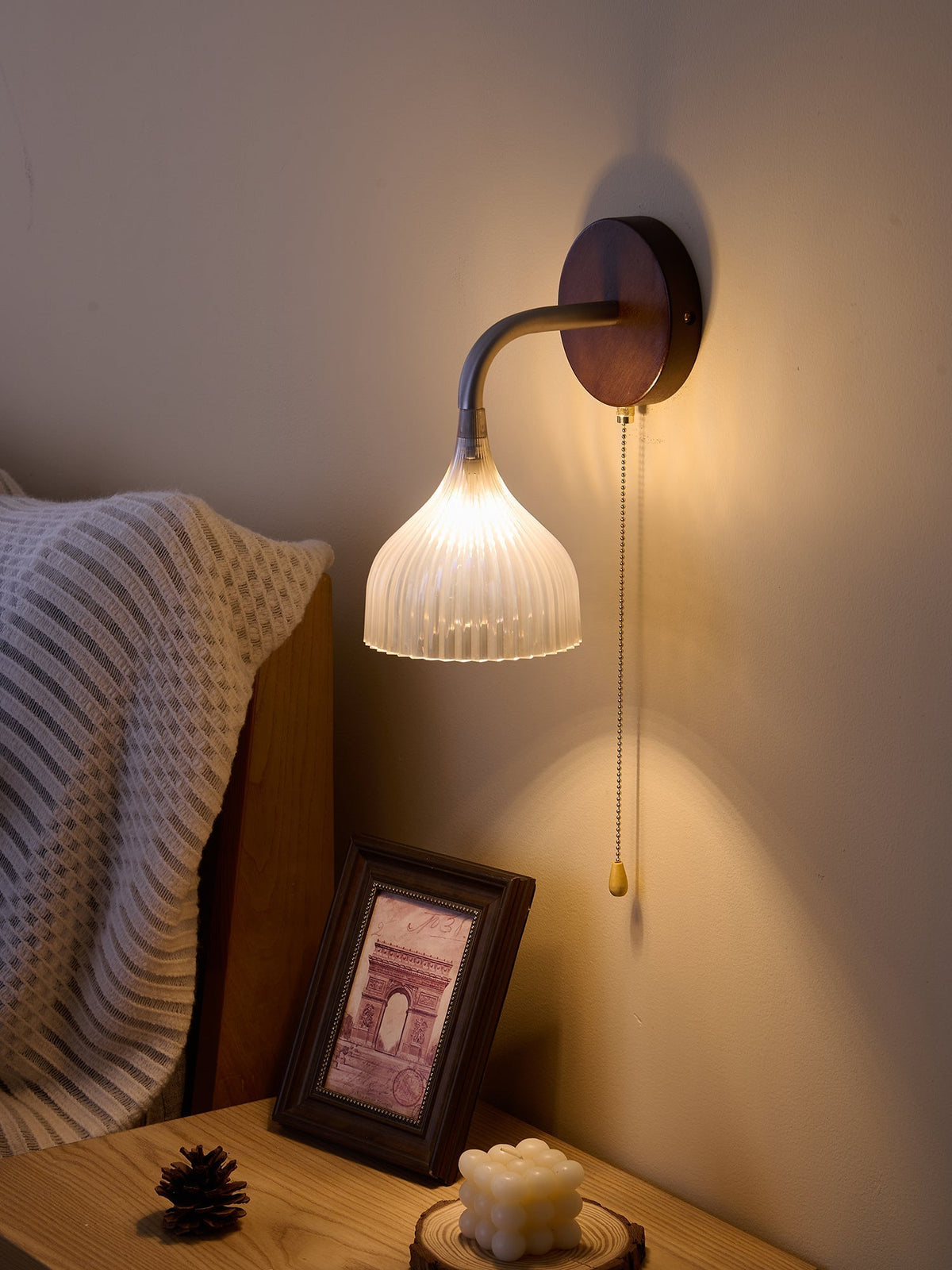 Cimararae elegant klassisk vägglampa i trä