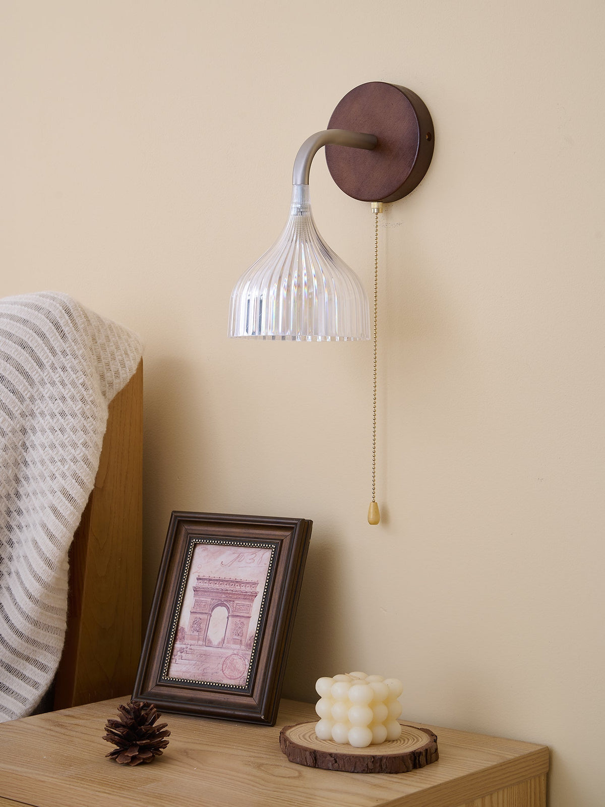 Cimararae elegant klassisk vägglampa i trä