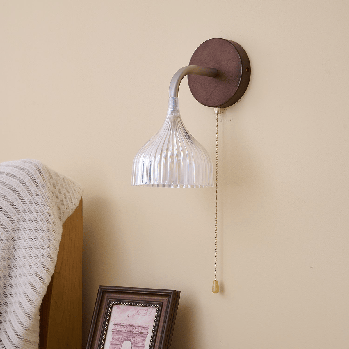 Cimararae elegant klassisk vägglampa i trä