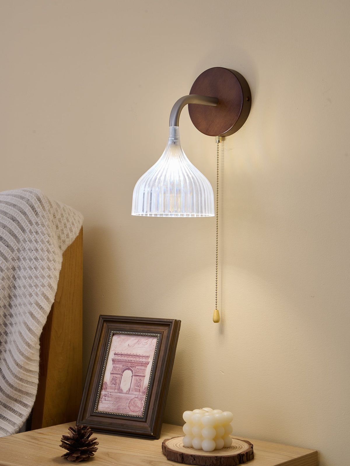 Cimararae elegant klassisk vägglampa i trä