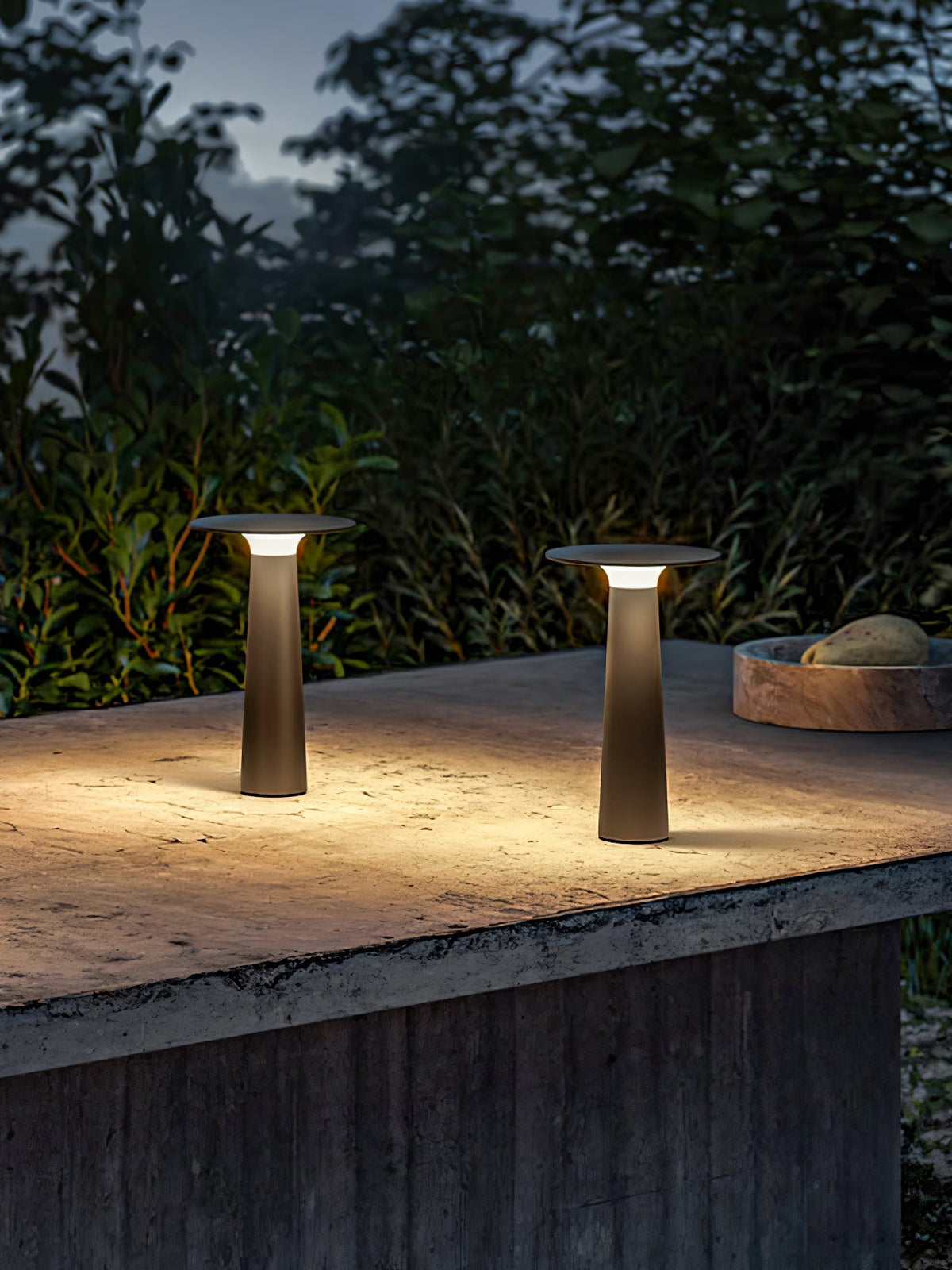 Gwil diskformet udendørs bordlampe