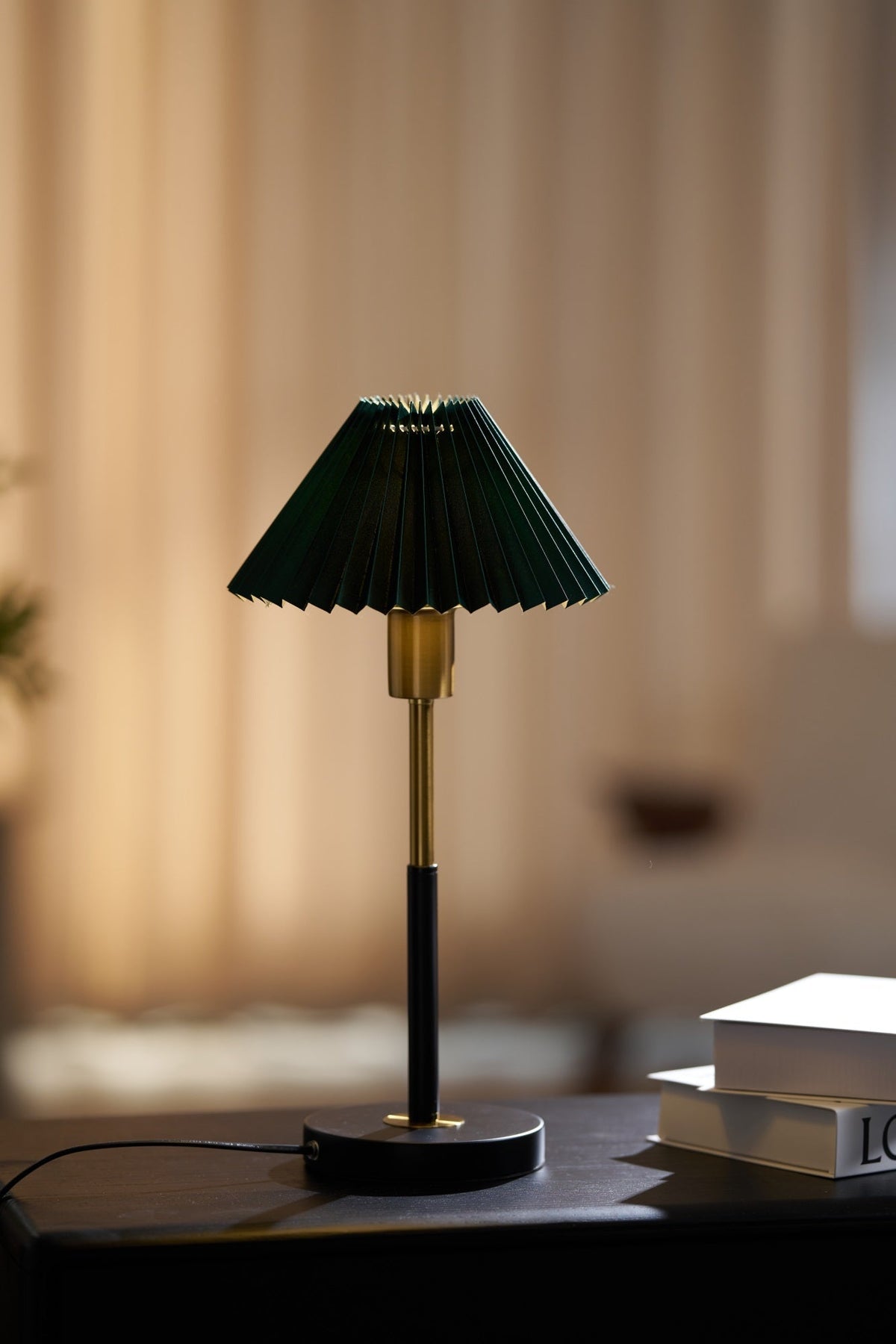 Candeeiro de mesa minimalista Mevzo em cerâmica