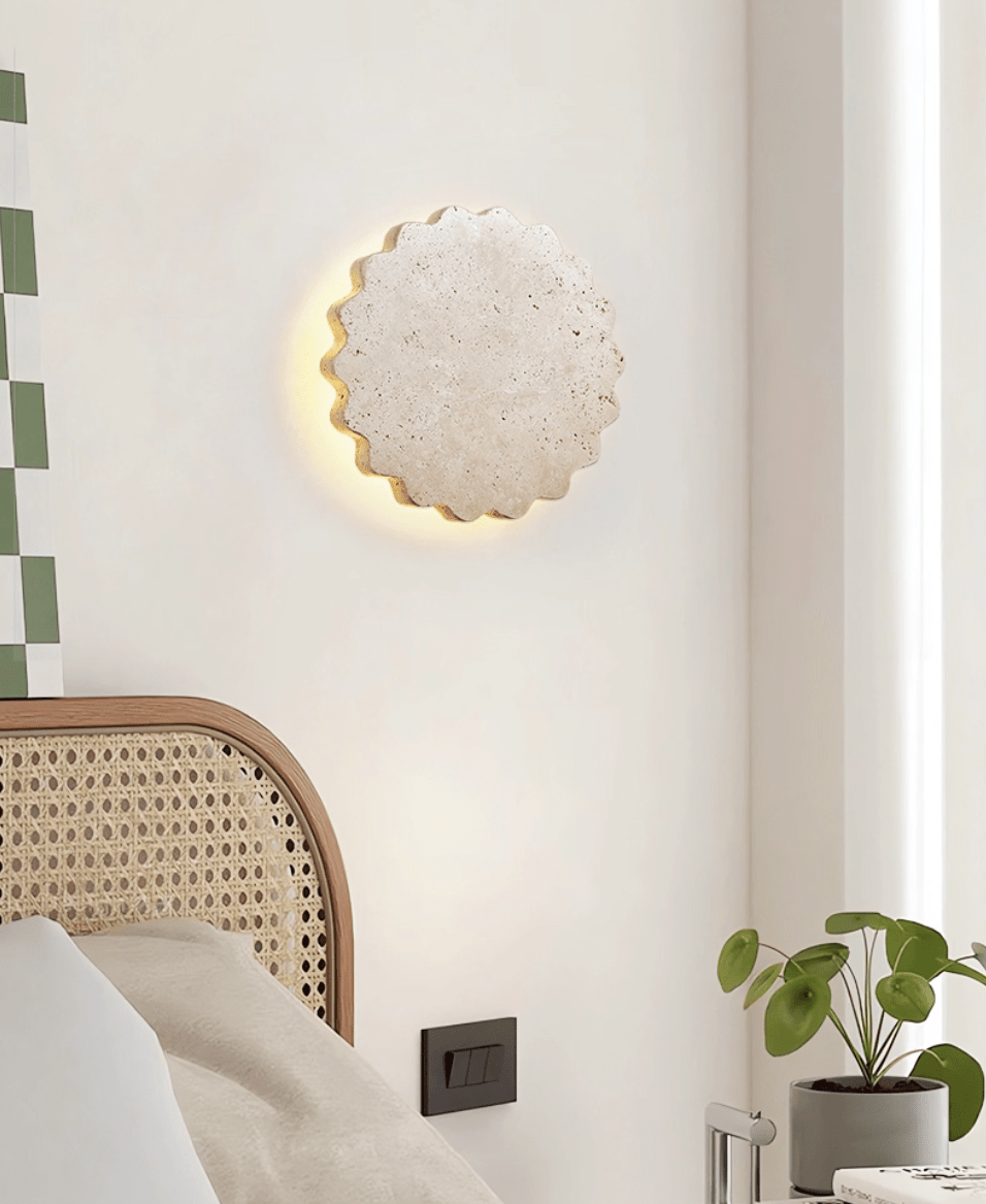 Viraanette Luna-væglampe med kammuslingedesign