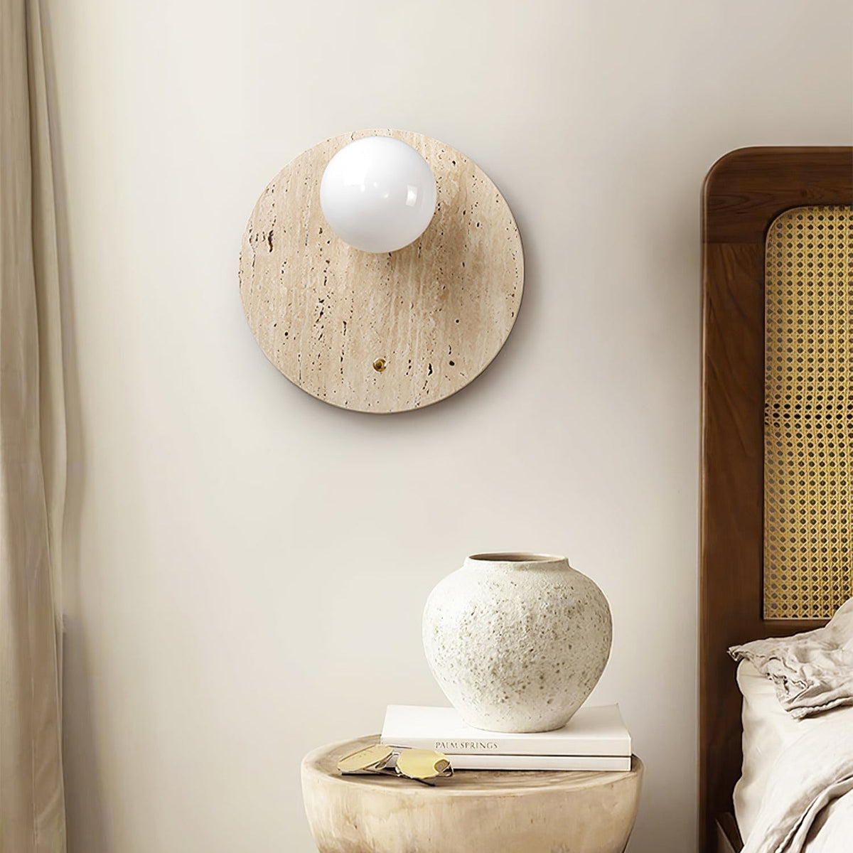 Aurevon minimalistisk vägglampa i travertin