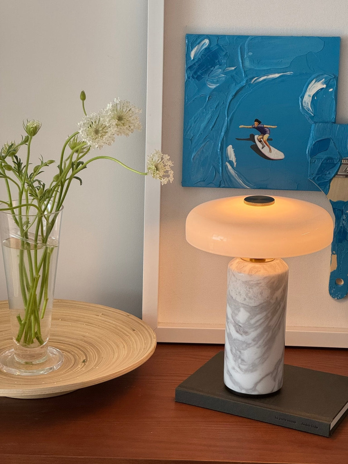 Ryvek moderne marmorbordlampe