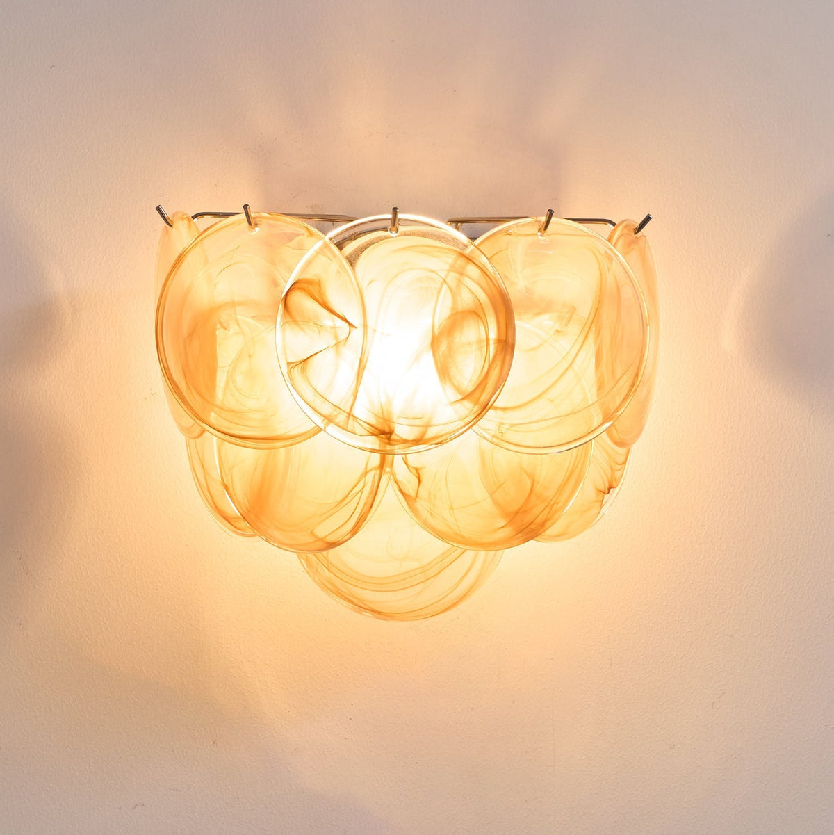 Velenina-seinävalaisin, taiteellinen Muranon lasilevy