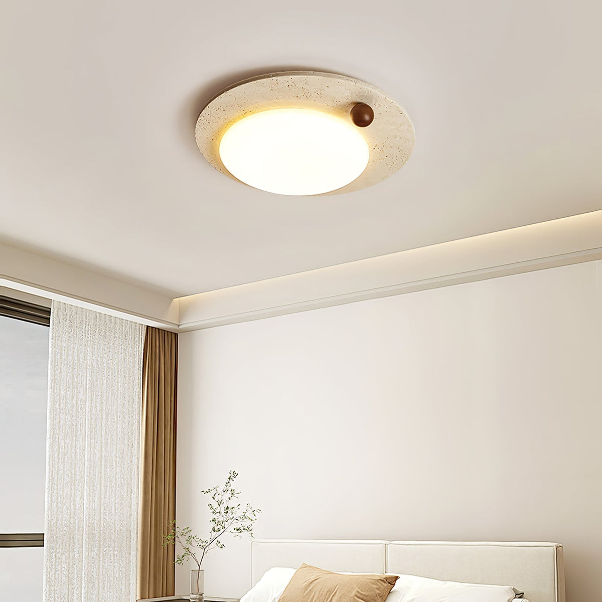 Aeolisk rund loftslampe i travertin