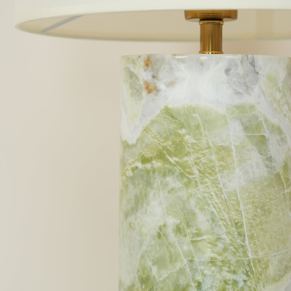 Viraelella Table Lamp