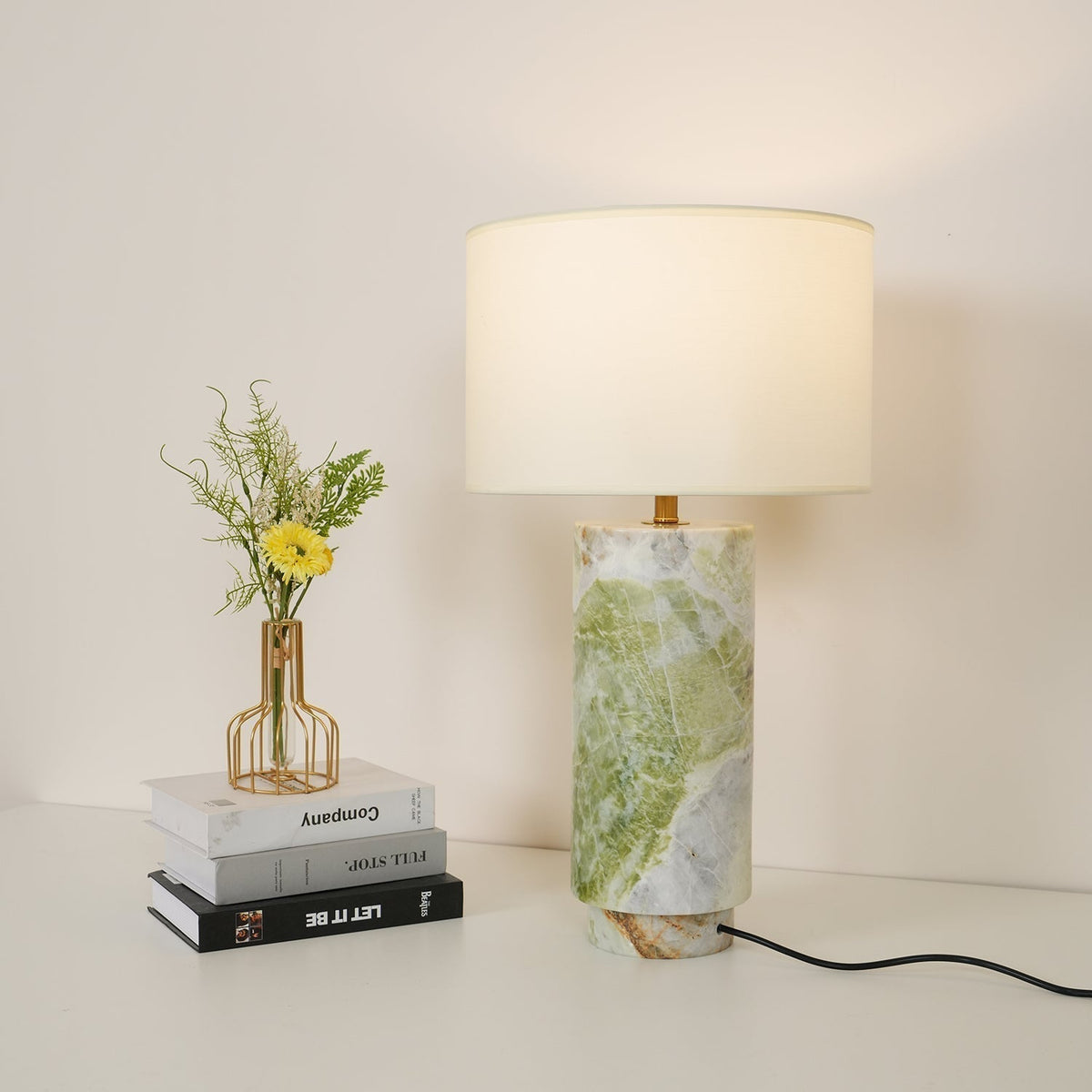 Viraelella Table Lamp