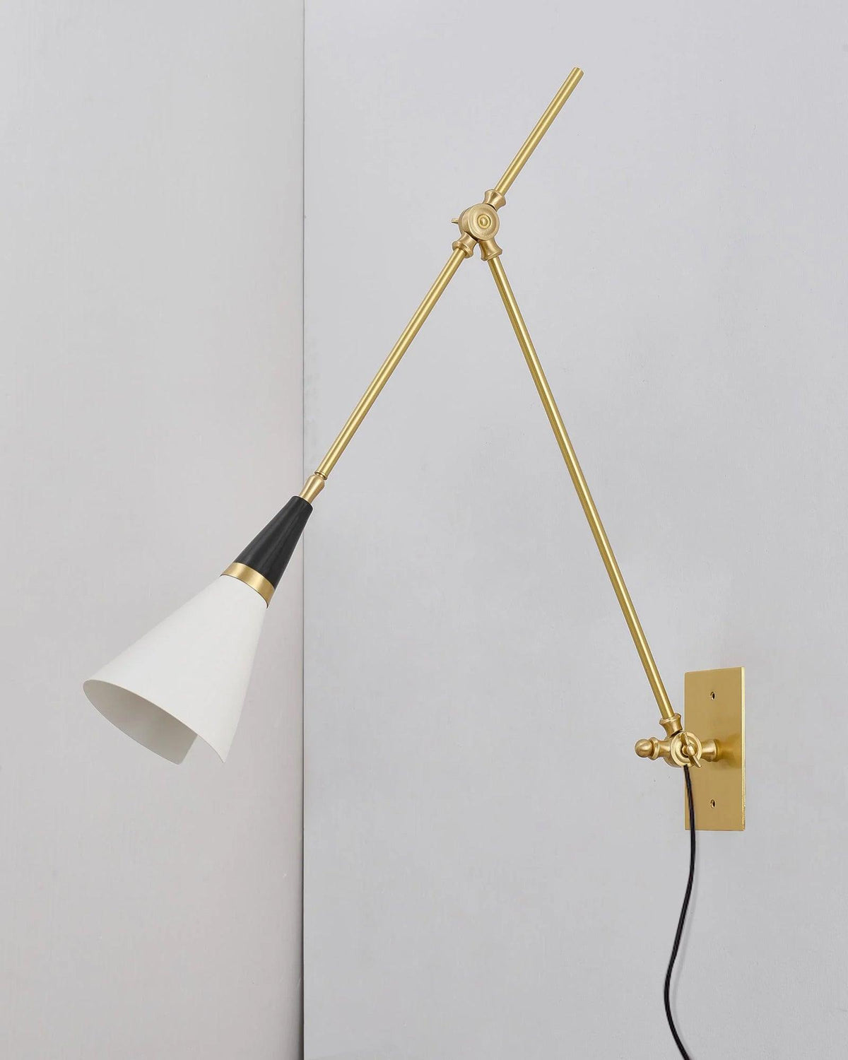 Orvenia moderne minimalistisk væglampe med stik