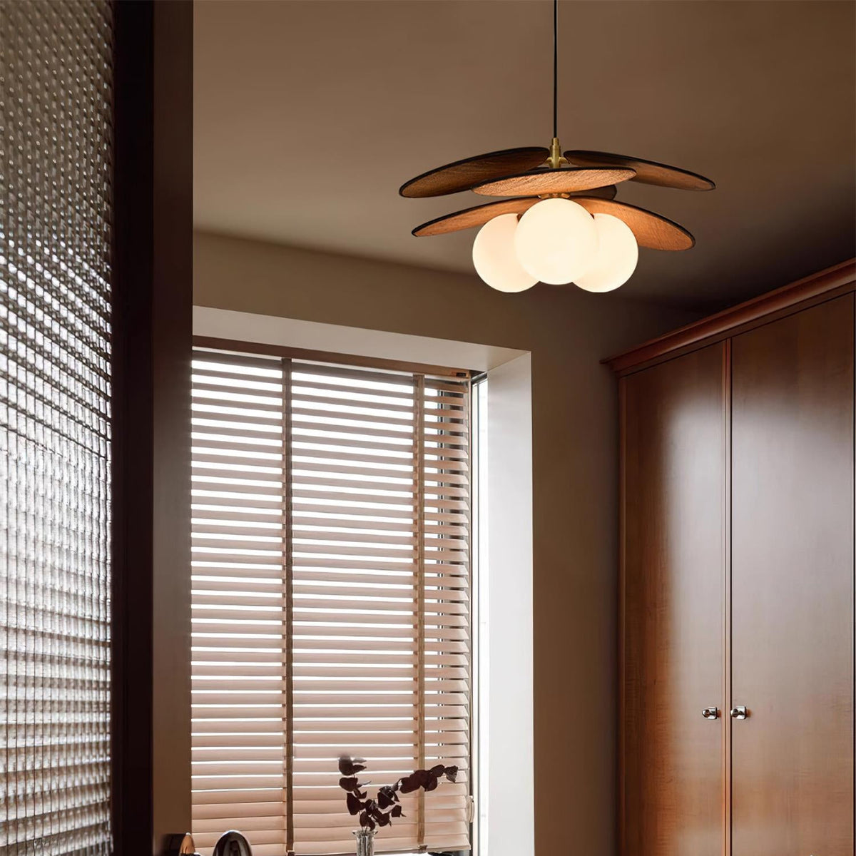 Elvo Wooden Petal Pendant Light