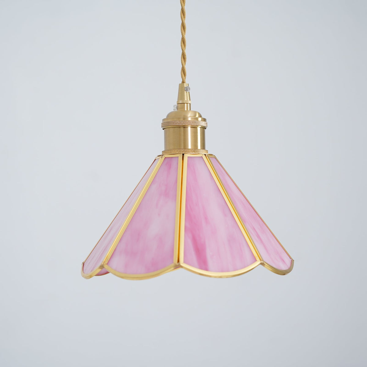 Lione-pendellampe i pinkfarvet glas