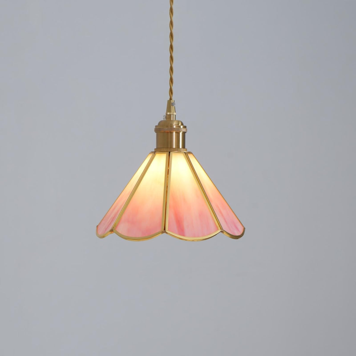 Lione-pendellampe i pinkfarvet glas