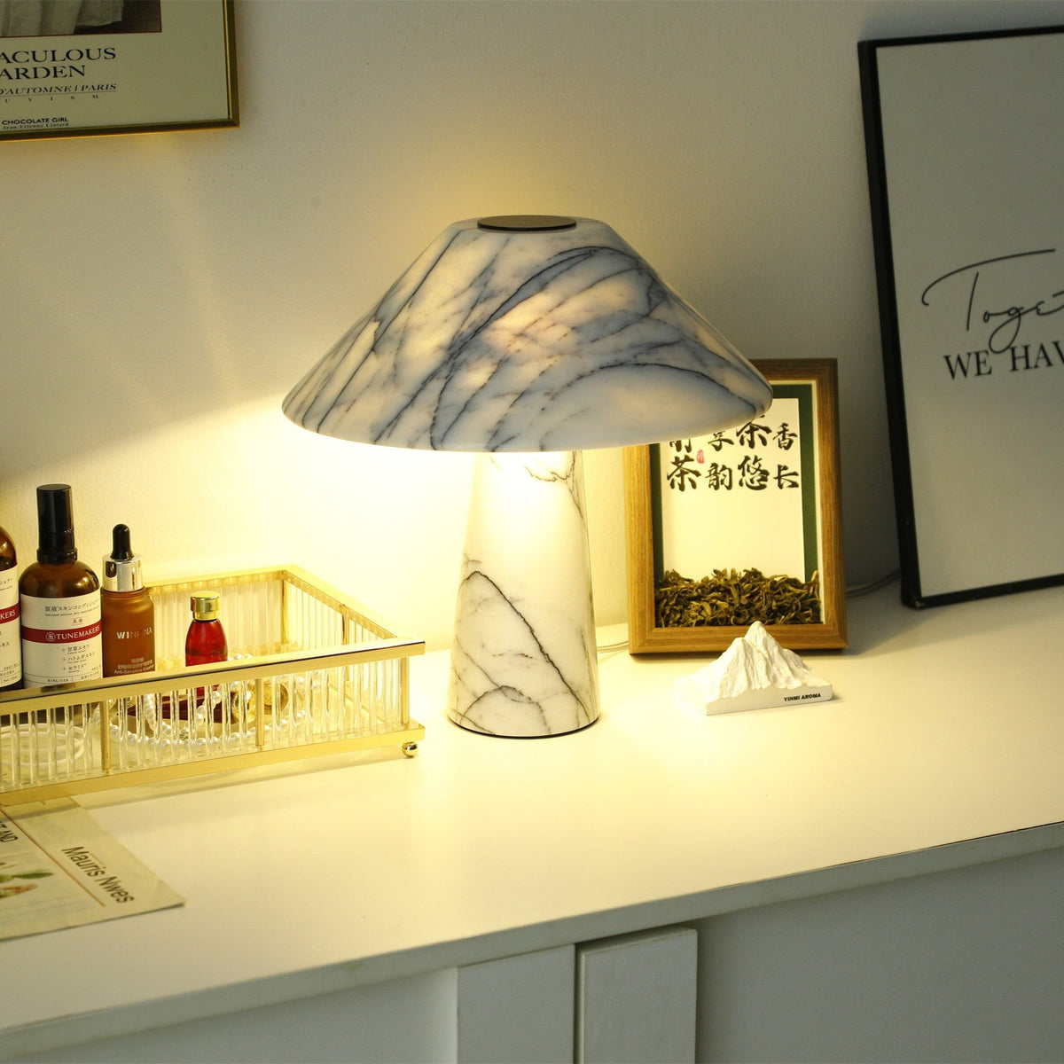 Dashiell moderne marmorbordlampe