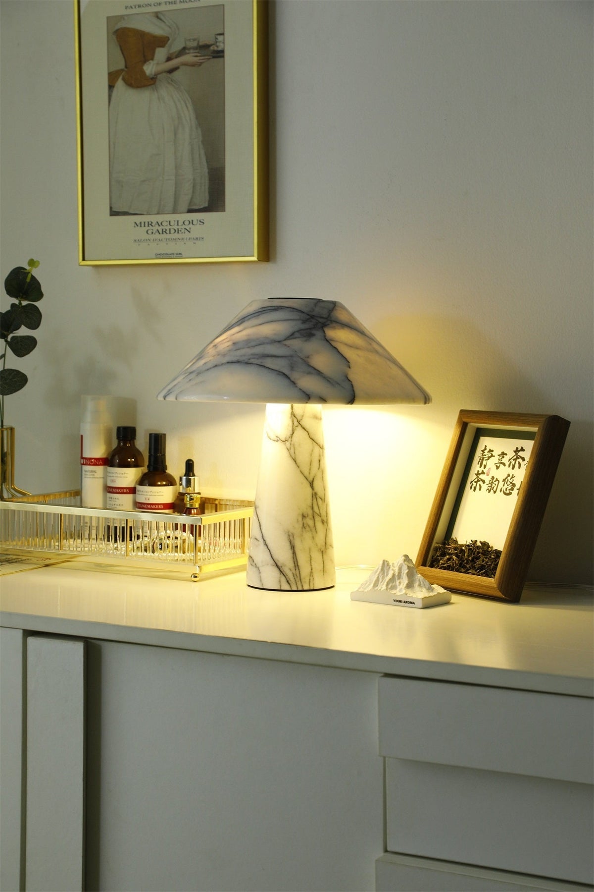 Dashiell moderne marmorbordlampe
