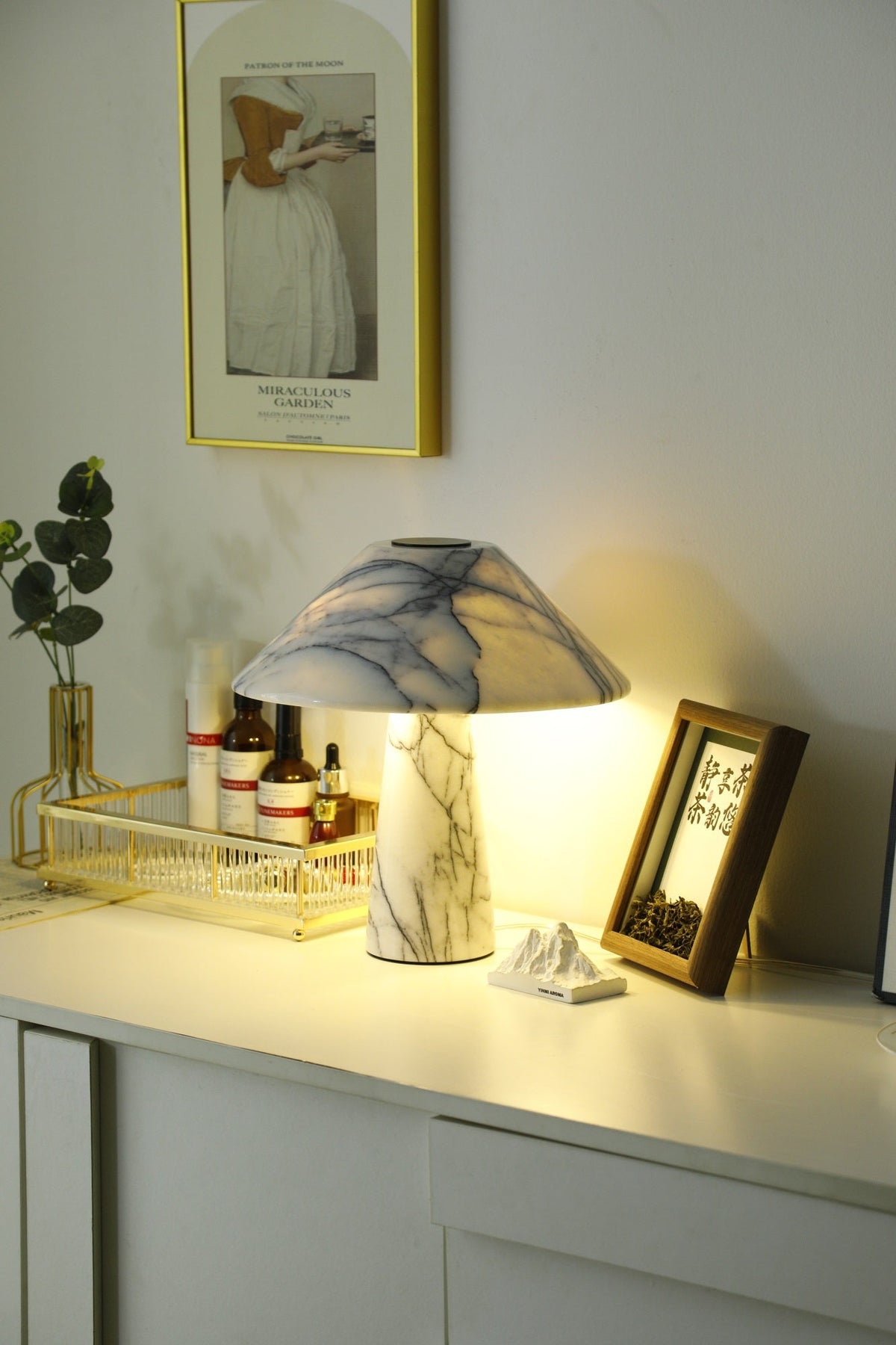 Dashiell moderne marmorbordlampe