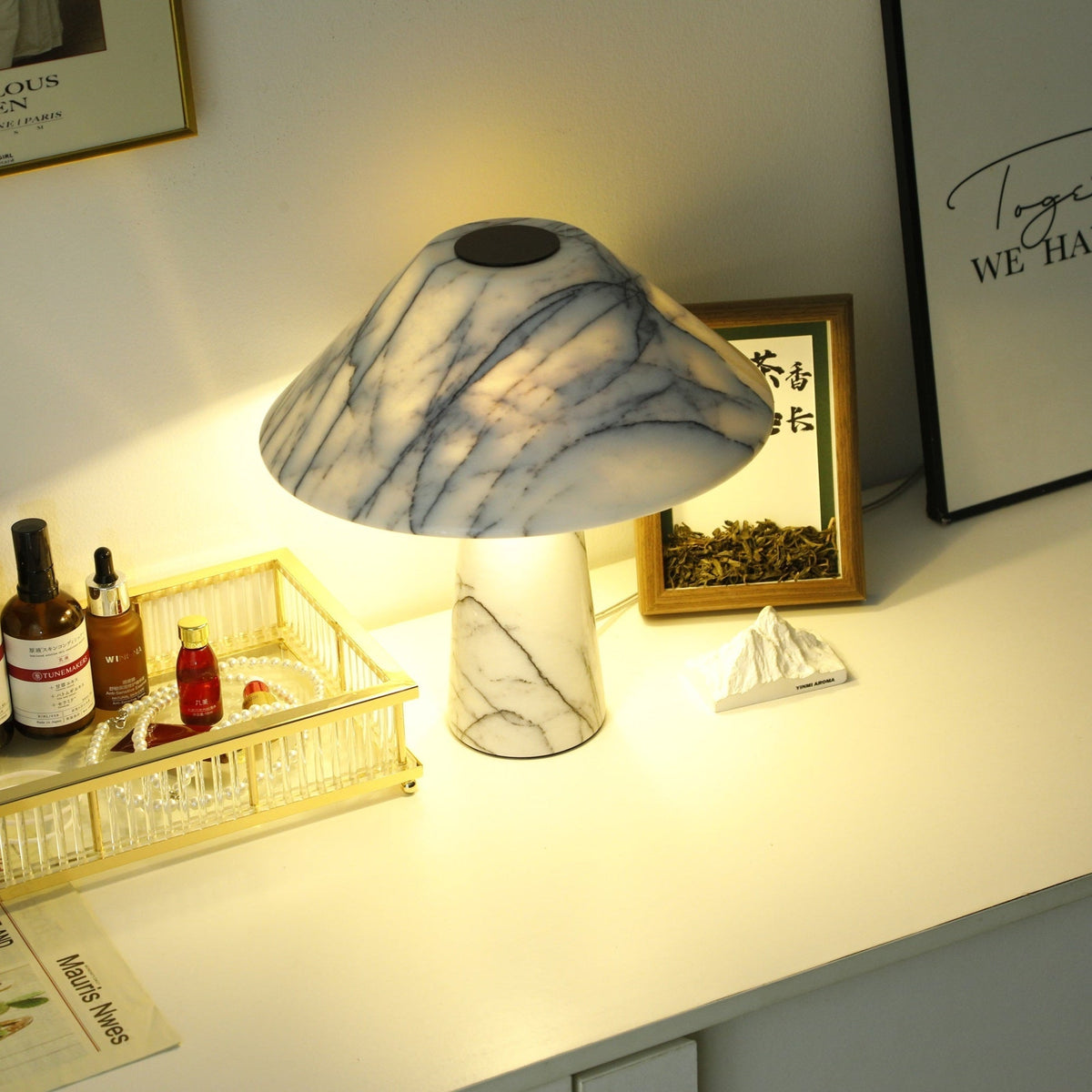 Dashiell moderne marmorbordlampe
